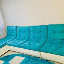 Продам диван с оттоманкой,в идеальном состоянии! Ткань бирюз, в Красноярске