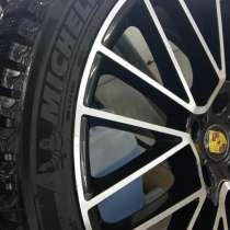 Шины зимние с дисками на Porsche Cayenne, в Москве