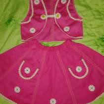 Жилетка и юбка из джинсовки 98 размер, в Москве