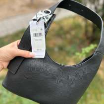 Продам сумку calvin klain, в Москве