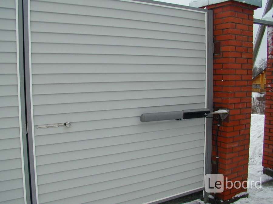 Автоматические распашные ворота. Привод на распашные ворота дорхан. Распашные ворота с аркой. Ворота решетка. Автоматические распашные ворота алютех.